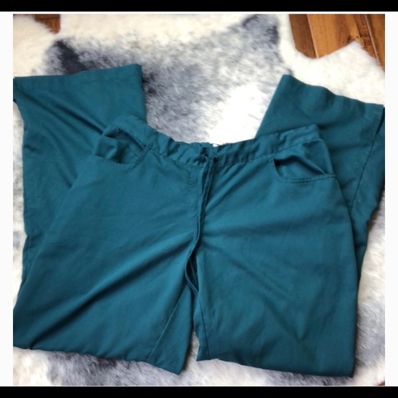 Grey’s Anatomy Hunter Green Scrubs Med P - Picture 3 of 5